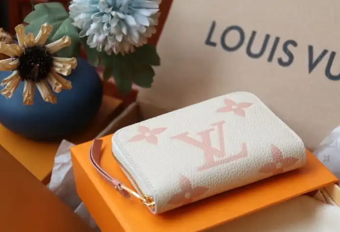 LV Wallets 4206A-0120