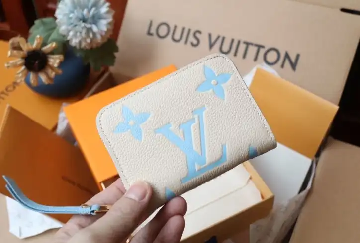 LV Wallets 4206A-0121