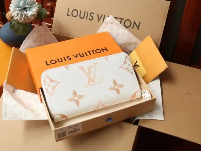 LV Wallets 4206A-0802