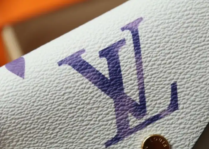 LV Wallets 4206A-0804