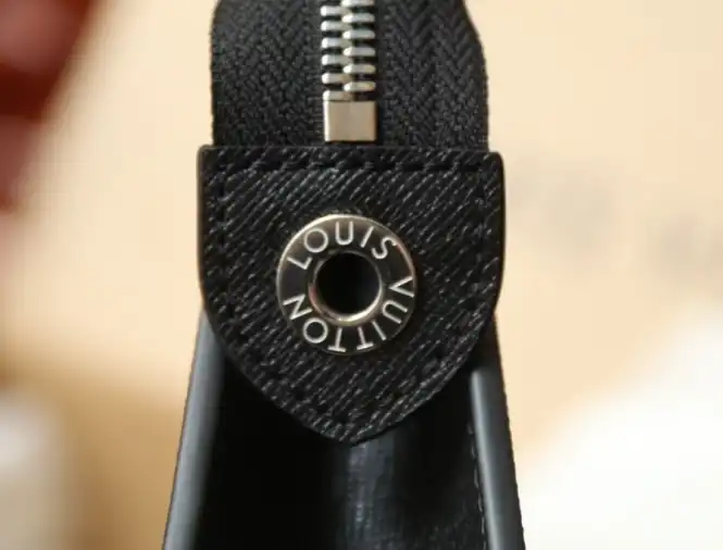 LV Clutch Bags 4206A-0863