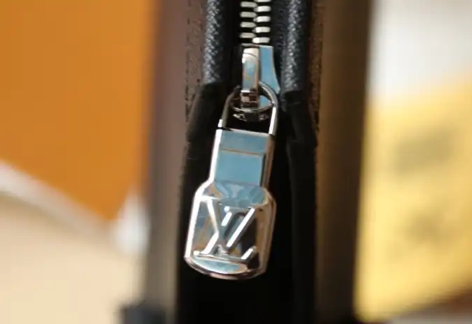 LV Clutch Bags 4206A-0863