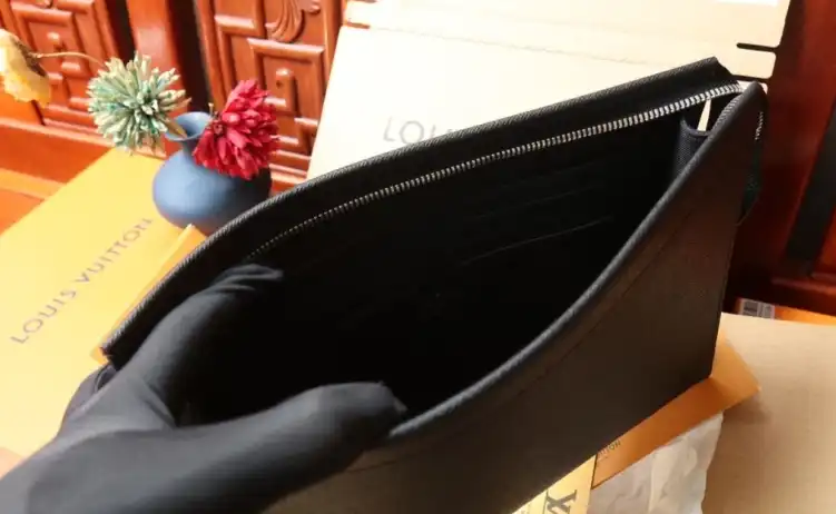 LV Clutch Bags 4206A-0863