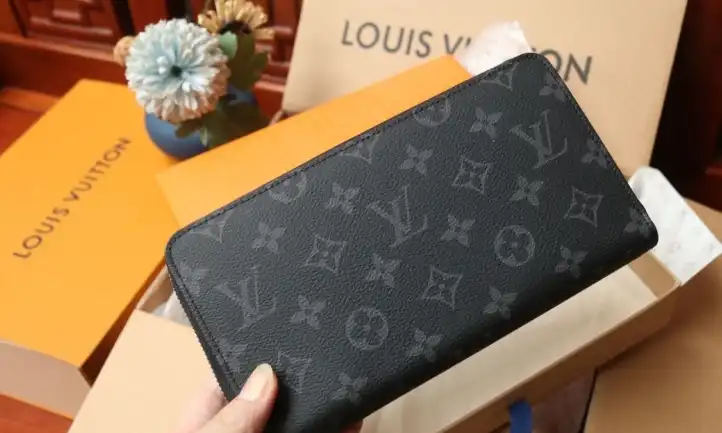 LV Wallets 4206A-0882