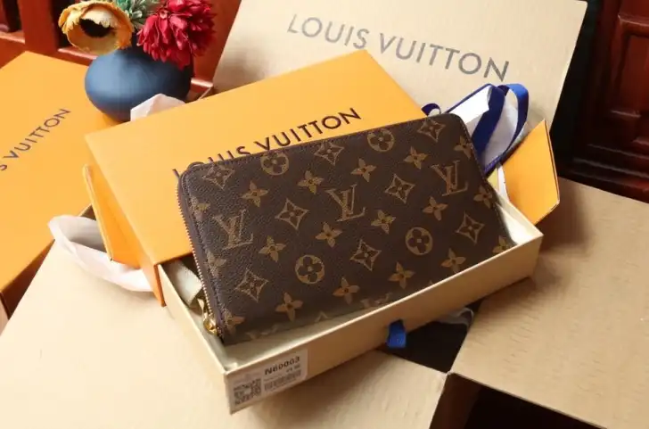 LV Wallets 4206A-0888