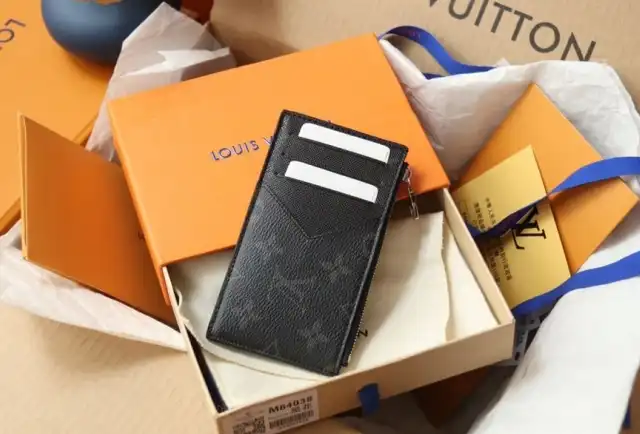 LV Wallets 4206A-0894