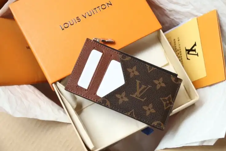 LV Wallets 4206A-0895
