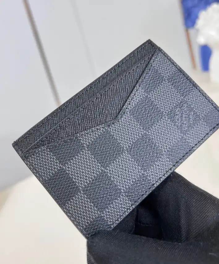 LV Wallets 4206A-1241