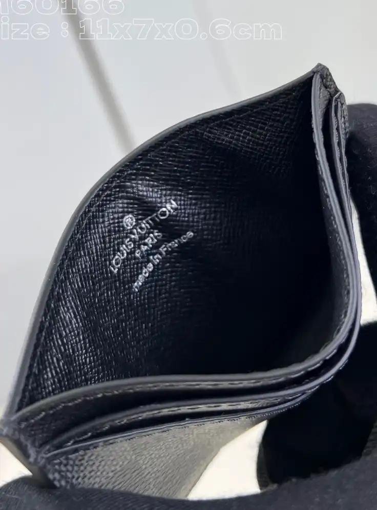 LV Wallets 4206A-1241