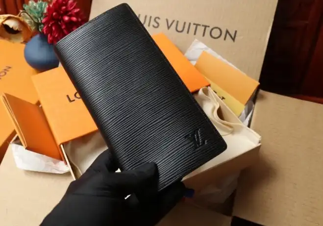 LV Wallets 4206A-2031