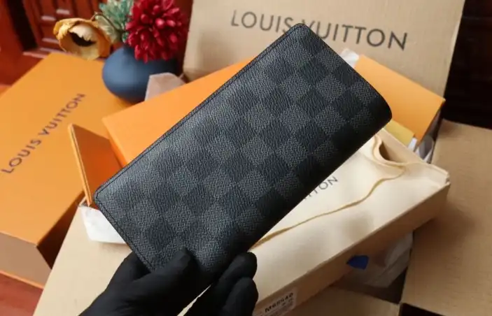 LV Wallets 4206A-2034