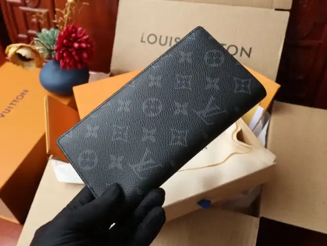 LV Wallets 4206A-2035