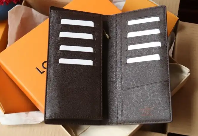 LV Wallets 4206A-2036