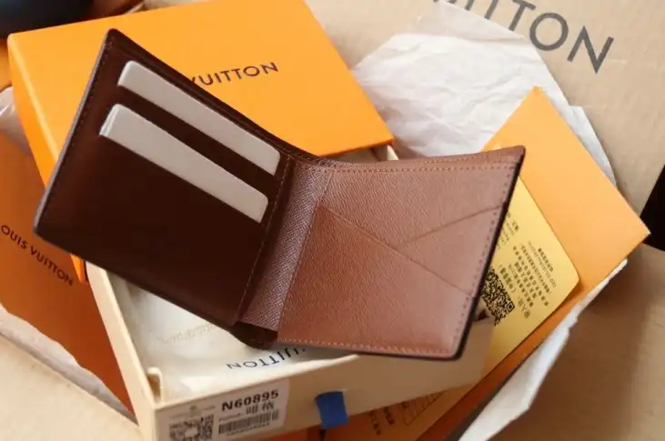 LV Wallets 4206A-2040