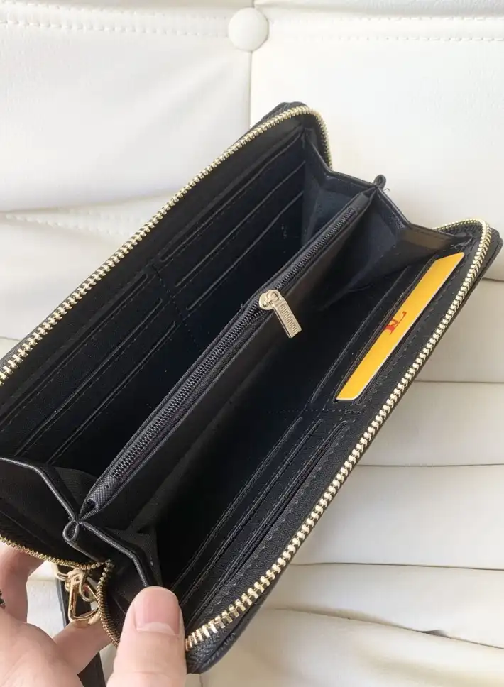 LV Wallets 4206A-2418