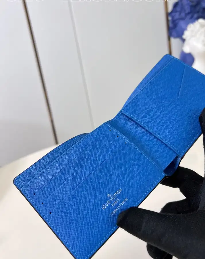 LV Wallets 4206A-2708