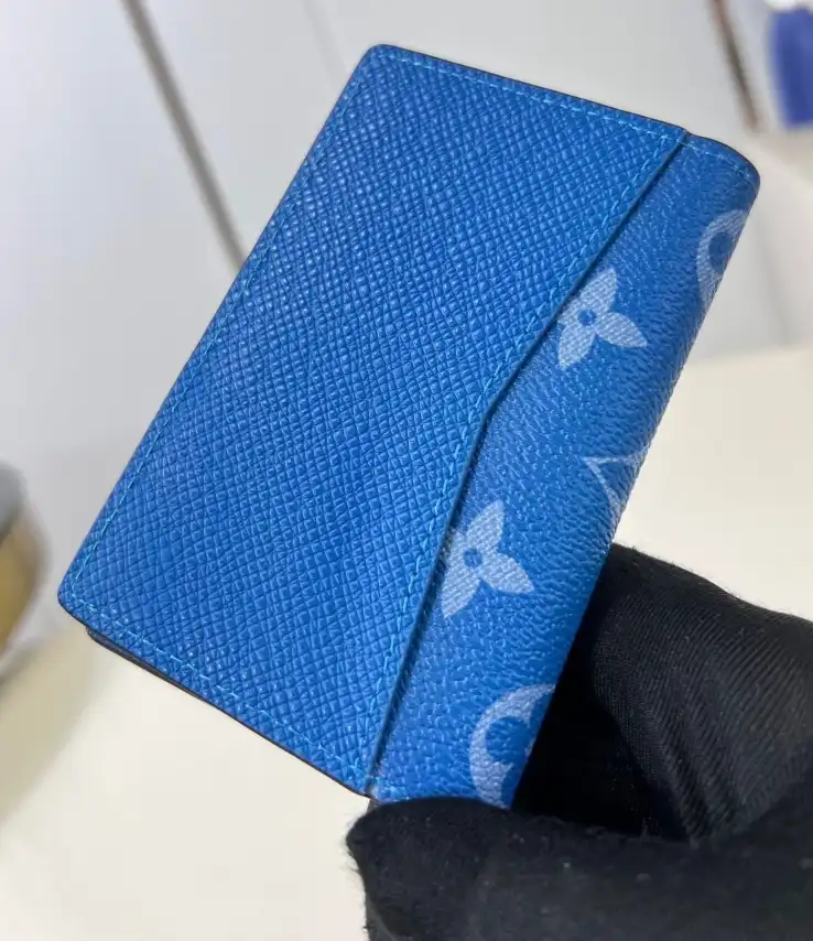 LV Wallets 4206A-2710