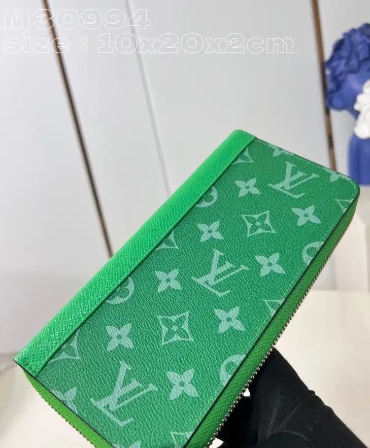 LV Wallets 4206A-2717