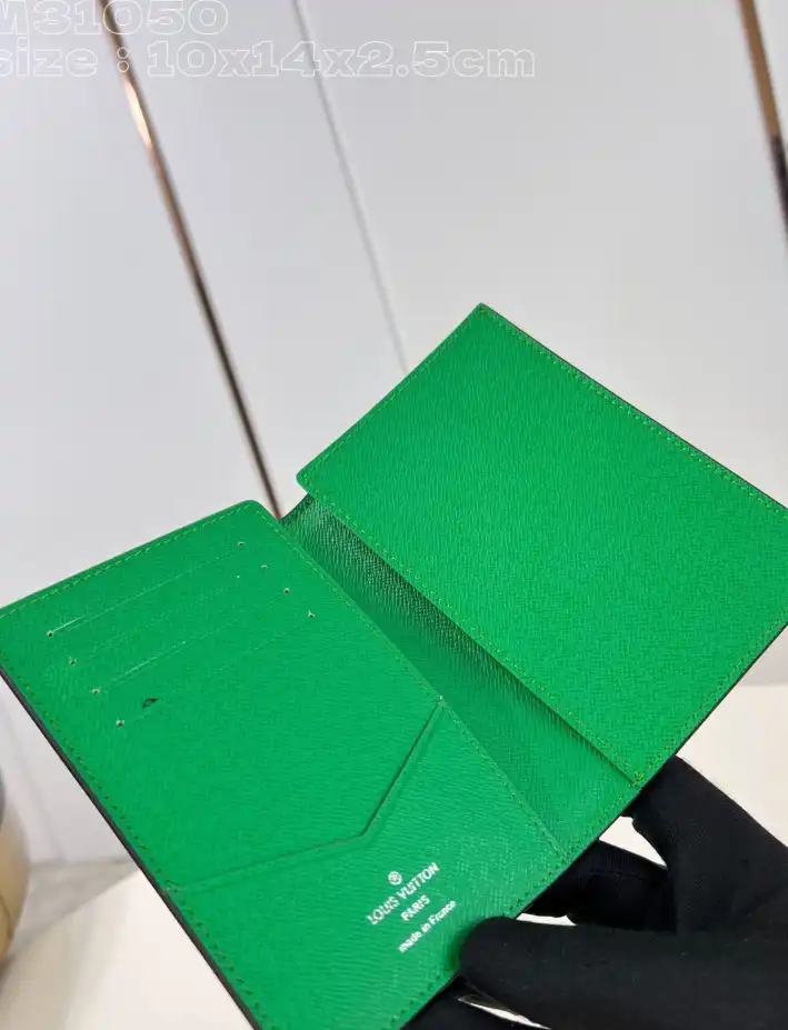 LV Wallets 4206A-3458