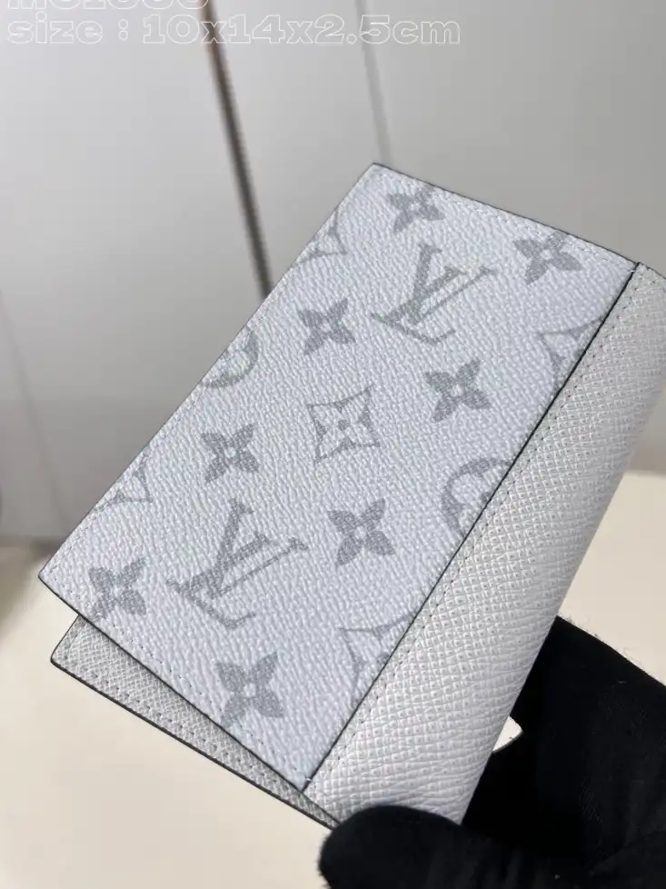 LV Wallets 4206A-3459