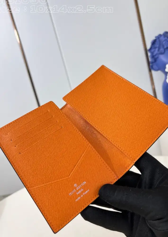 LV Wallets 4206A-3460