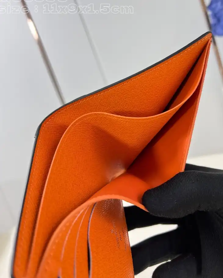 LV Wallets 4206A-3462