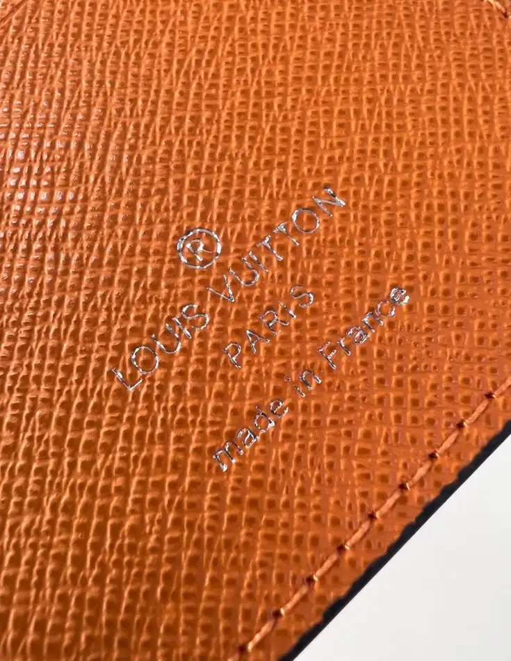 LV Wallets 4206A-3463