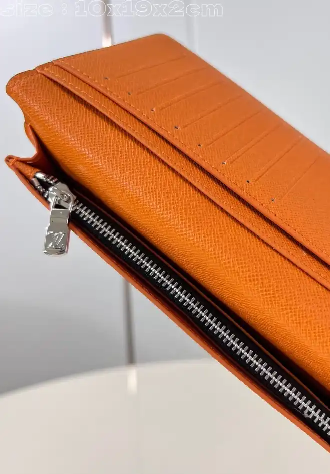 LV Wallets 4206A-3463