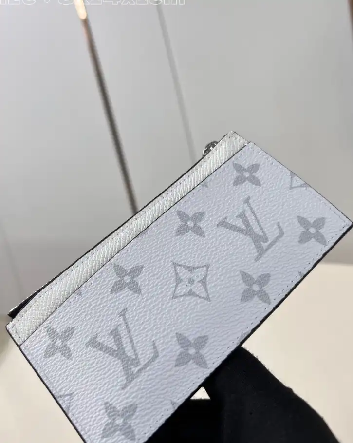 LV Wallets 4206A-3465