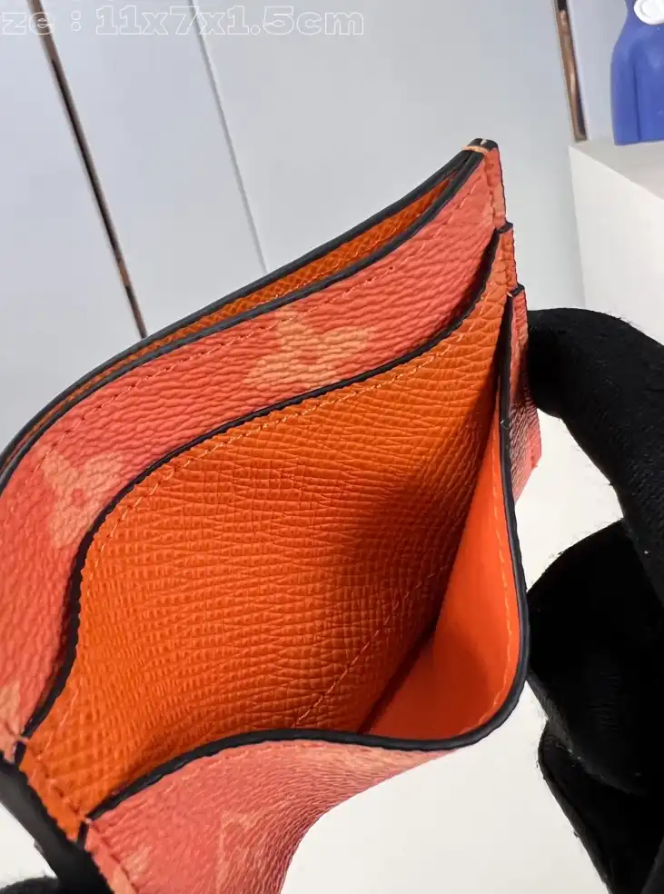 LV Wallets 4206A-3469