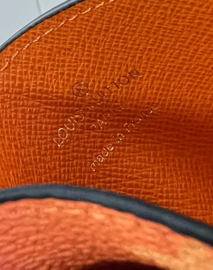 LV Wallets 4206A-3469