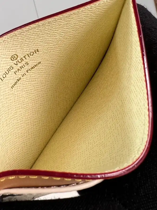 LV Wallets 4206A-3512