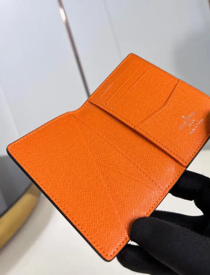 LV Wallets 4206A-3514