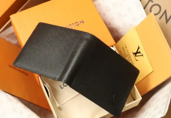 LV Wallets 4206A-3841