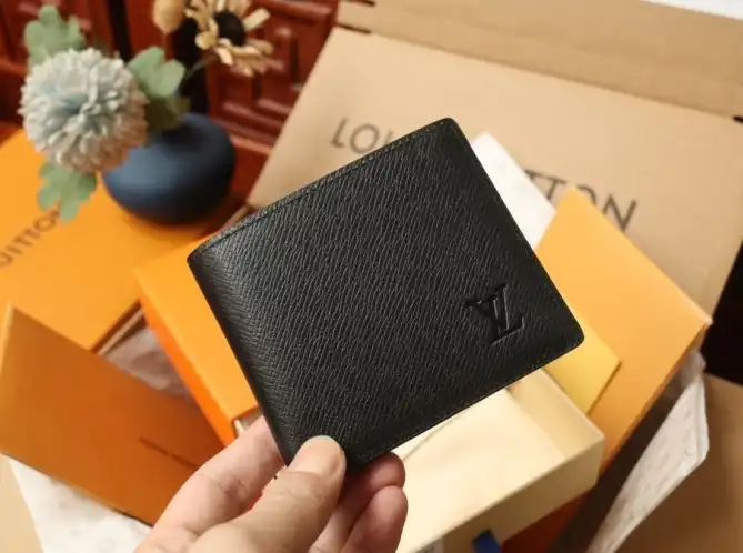 LV Wallets 4206A-3841