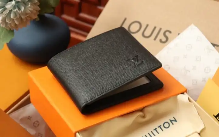 LV Wallets 4206A-3841