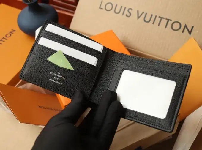 LV Wallets 4206A-3842