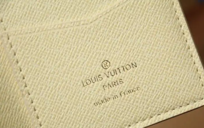 LV Wallets 4206A-4526