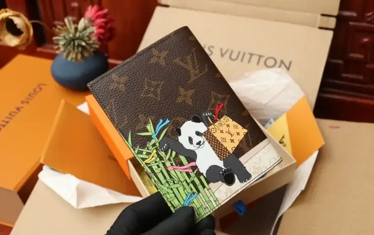 LV Wallets 4206A-4705