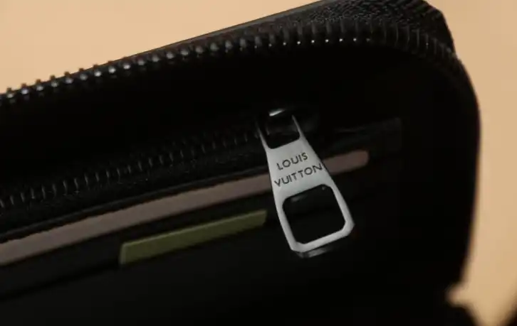 LV Wallets 4206A-4710