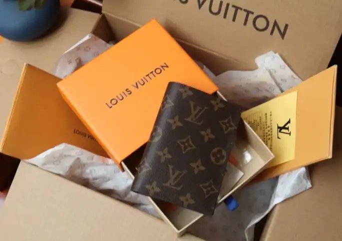 LV Wallets 4206A-4717