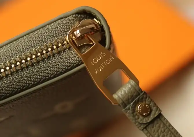 LV Wallets 4206A-4719