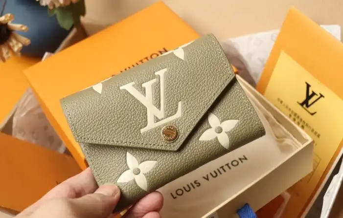 LV Wallets 4206A-4721
