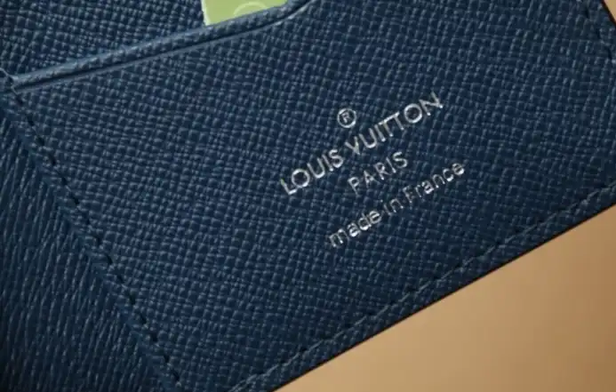 LV Wallets 4206A-4723