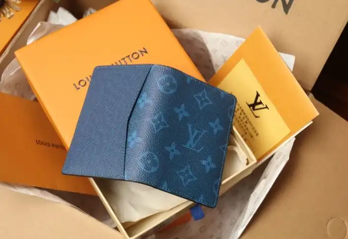 LV Wallets 4206A-4723