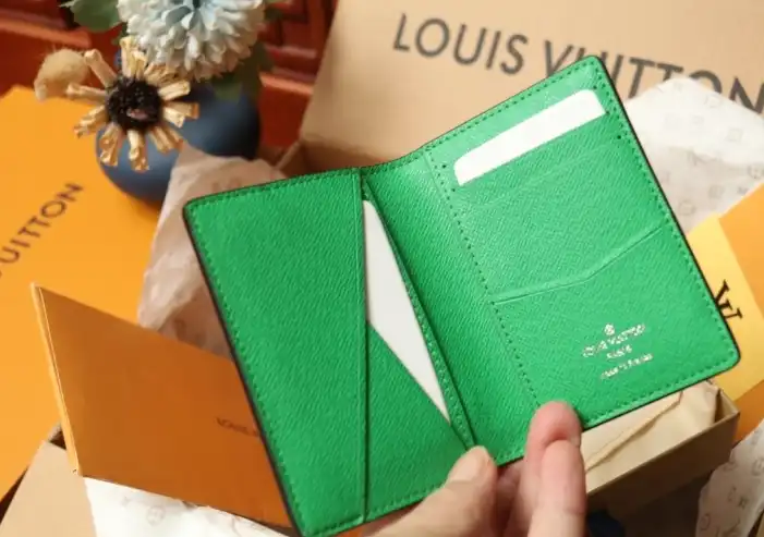 LV Wallets 4206A-4724