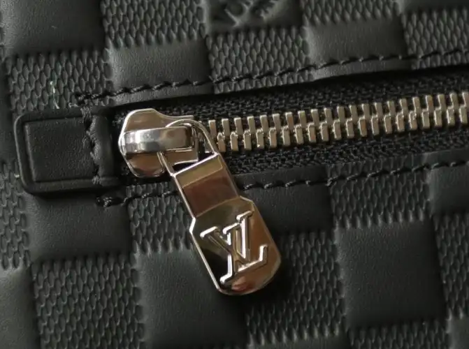 LV Wallets 4206A-4739