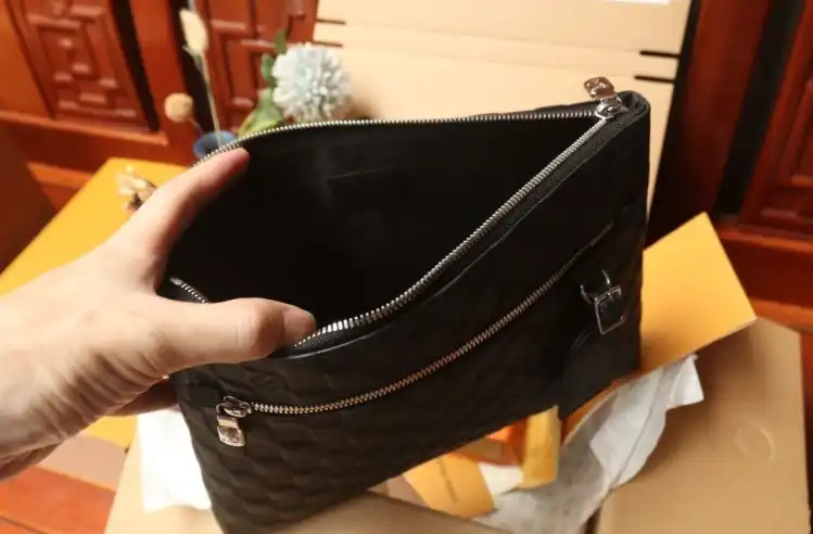 LV Wallets 4206A-4739