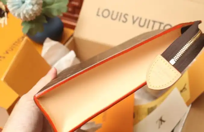 LV Wallets 4206A-4740