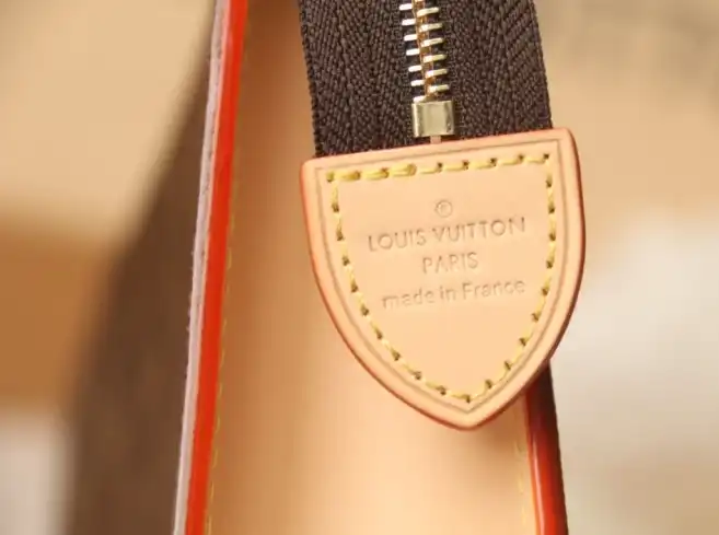 LV Wallets 4206A-4740